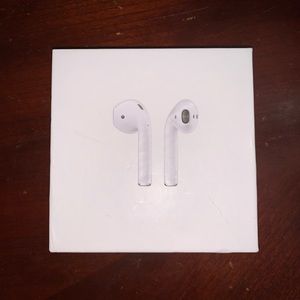 Airpods 2nd generation w/ wireless charging case